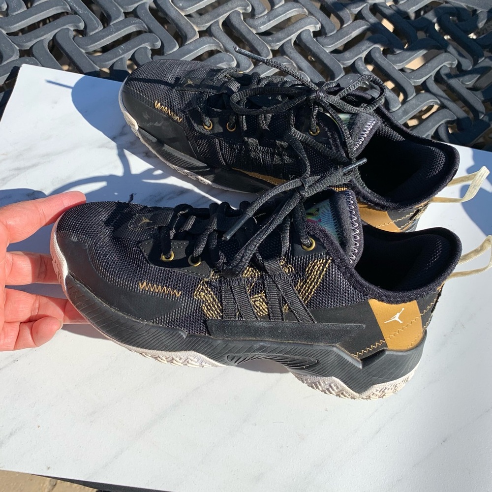 Jordan Westbrook One Take II size 4.5 Y gold and black - Picture 5 of 12